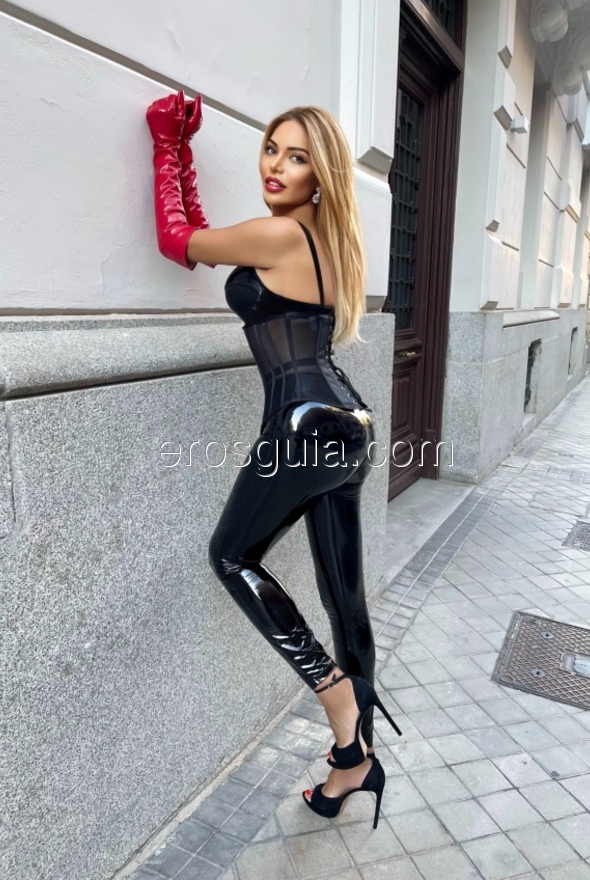 Daniella Larsen, escort trans