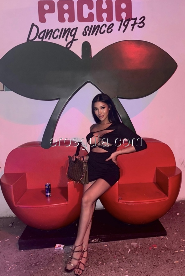 Alessia Sánchez, Colombian
