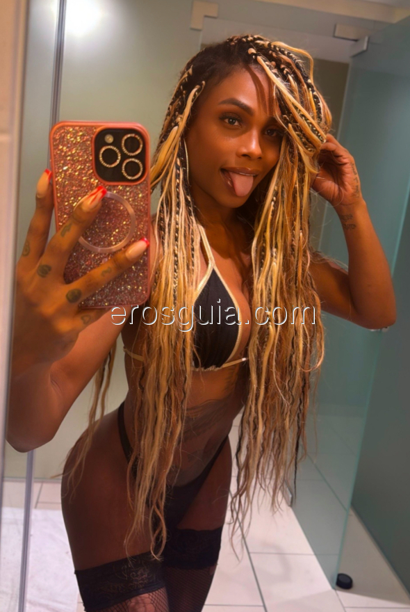 Adhara, escorte trans à espagne Colombienne