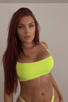 Violeta , Colombian