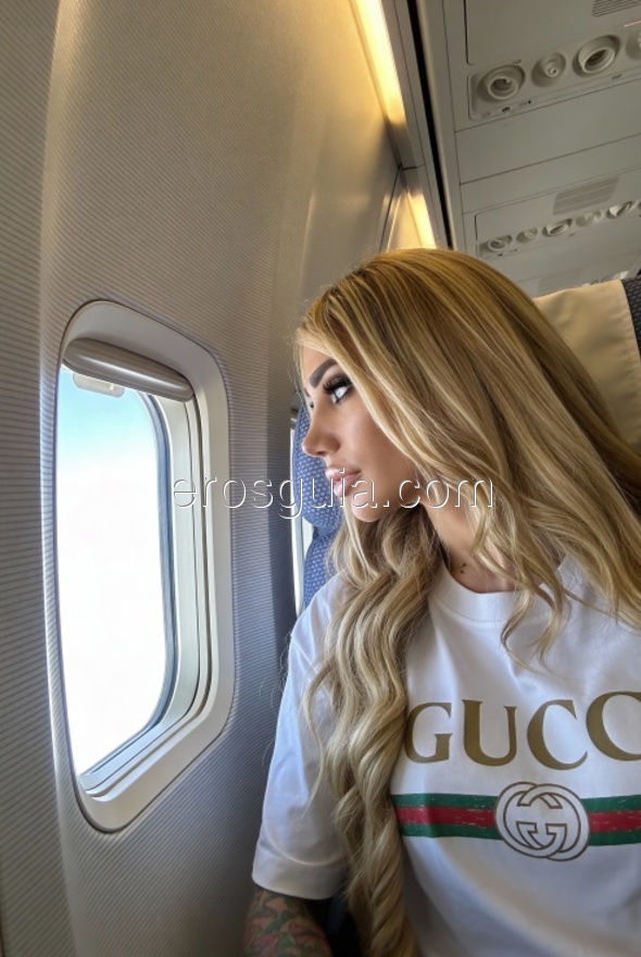 Syren Blonde Dreams, escort trans in barcelona Spanish