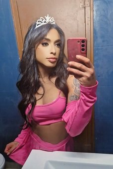 Valery, barcelona shemale Colombian