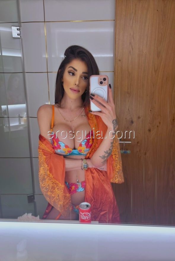 Pietra Radi, escort travesti Brasileña