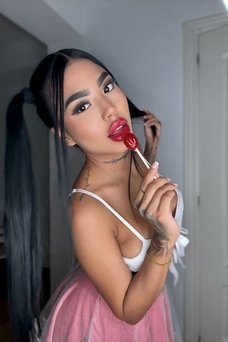 Martina, Colombiana