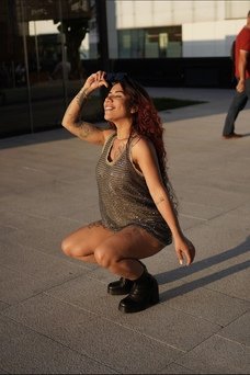 July Santana , Brasileña