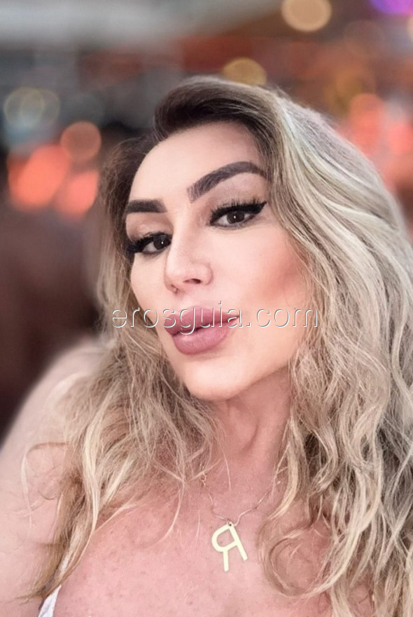 Rayssa Lira , escort travesti Brasileña