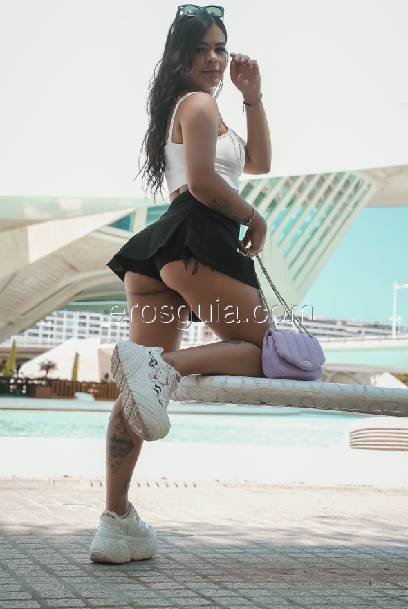 Paulina, escort Valencia Colombian