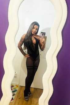 Lorenna, escort travesti Brasileña