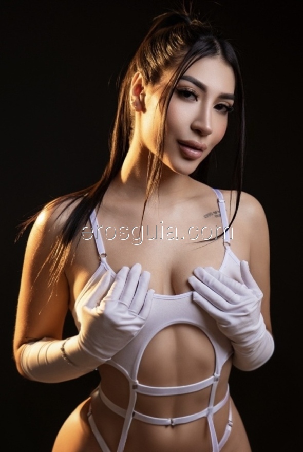 Mia, escort in barcelona Colombian