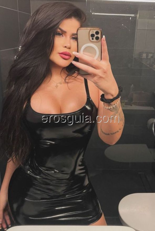 Linda , Brasileña