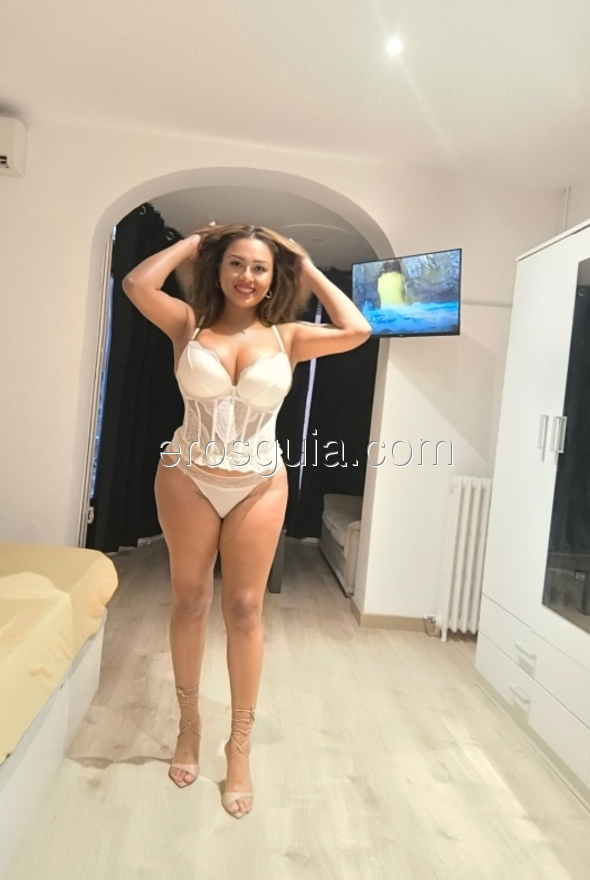 Dayanna , Colombian
