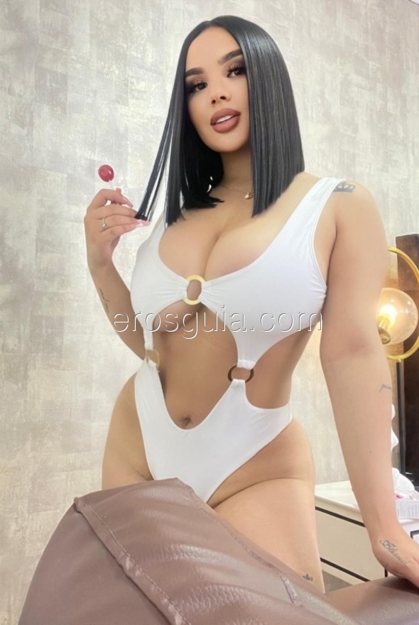 Nicol, escort in barcelona Colombian