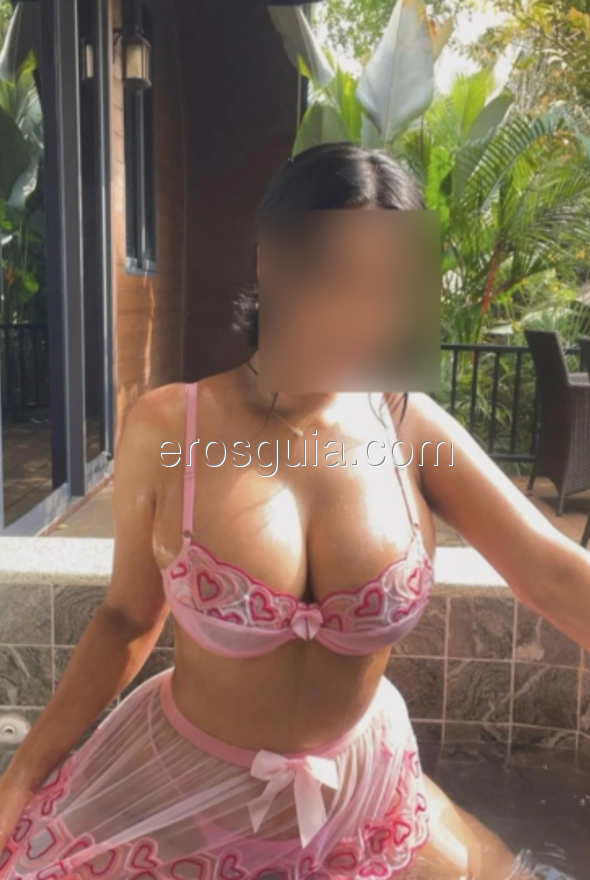 Cristal, escort girl à Barcelone