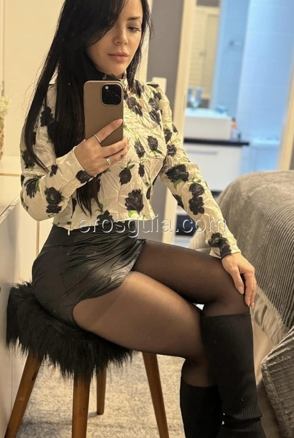 Camila, Brasileña