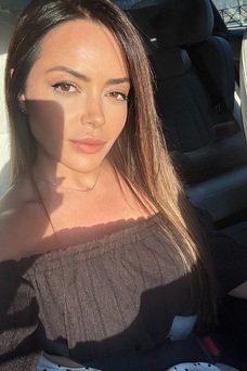 Camila, Brasileña