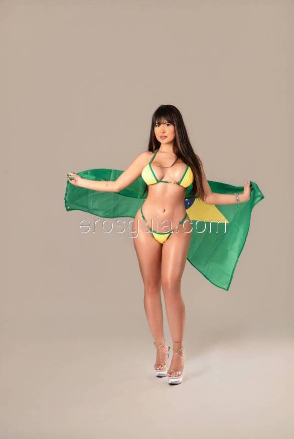 Fernanda , Brasileña