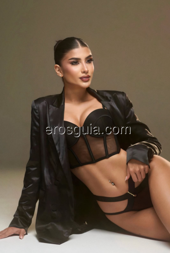 Valentina Velez , Colombiana
