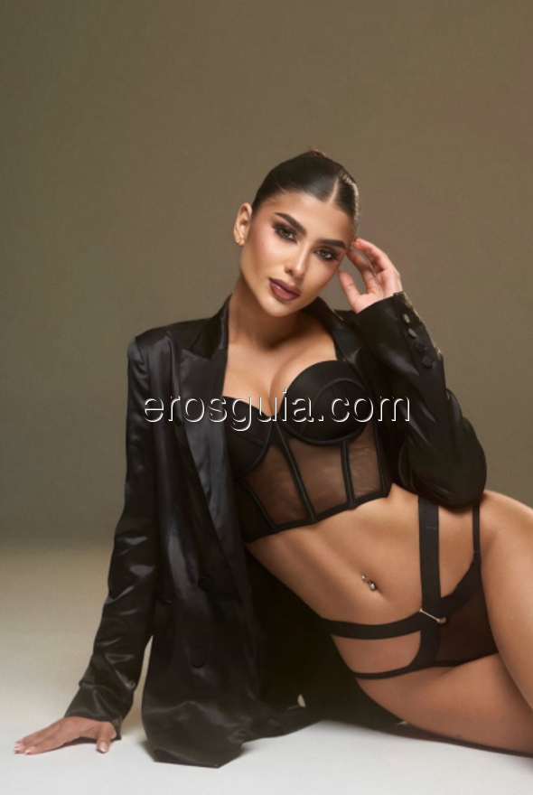 Valentina Velez , Colombiana