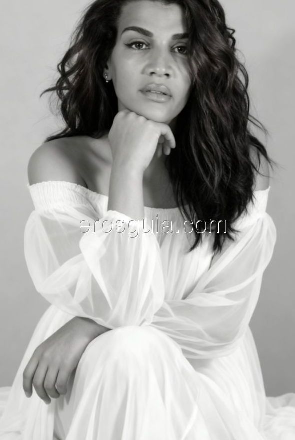 Camila, Cubana