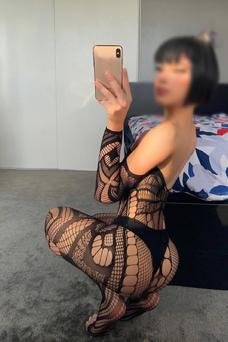 Isabella, Costaricienne