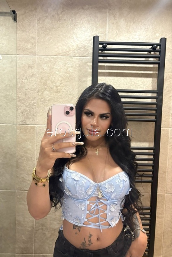 Sara Michelle , Colombian