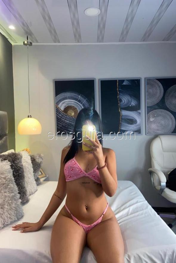 Victoria, escort in madrid Colombian