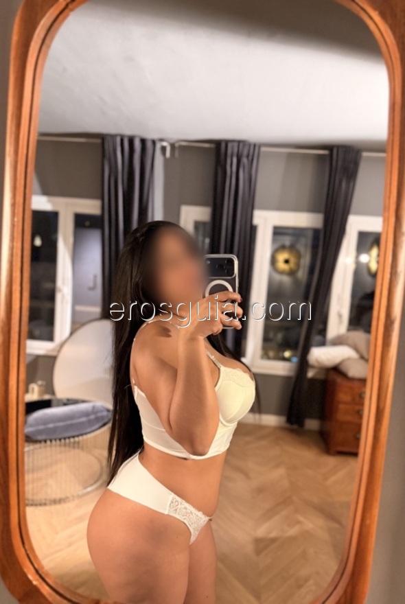 Lucy, escort en barcelona