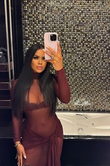 Penélope, escorts en madrid Brasileña