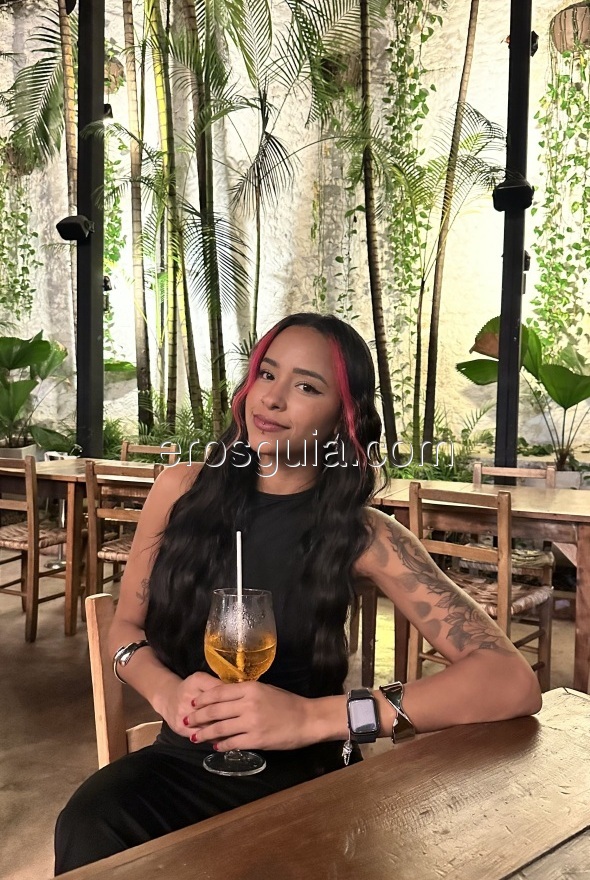 Larissa , escorte girl à Barcelone Brésilienne