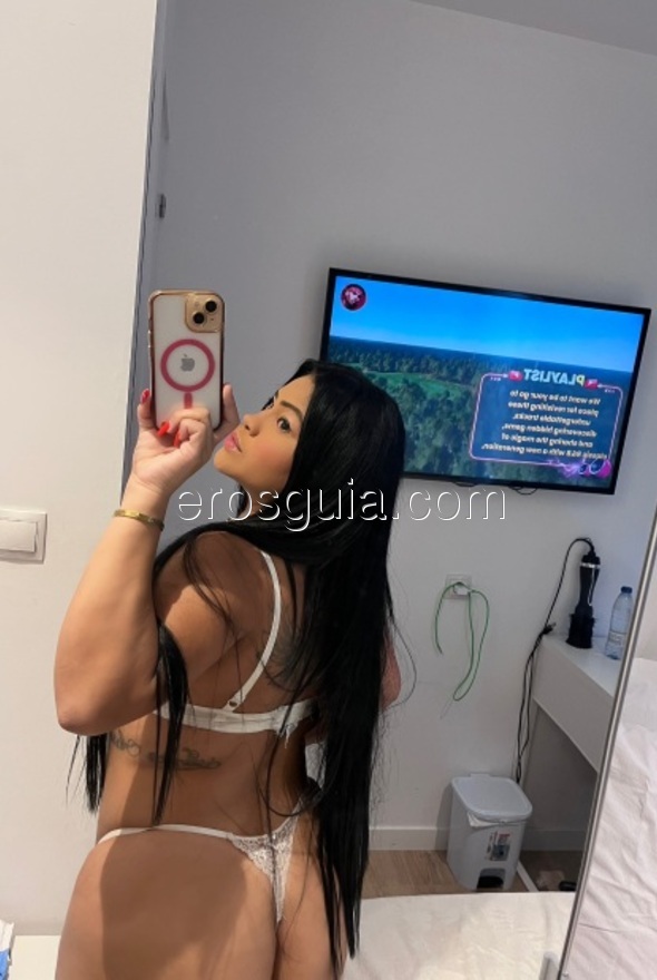 Larissa, escorte girl à Madrid Brésilienne
