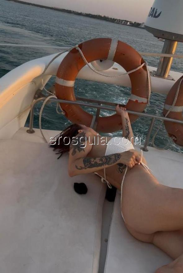 Mia, Valencia escort Colombian