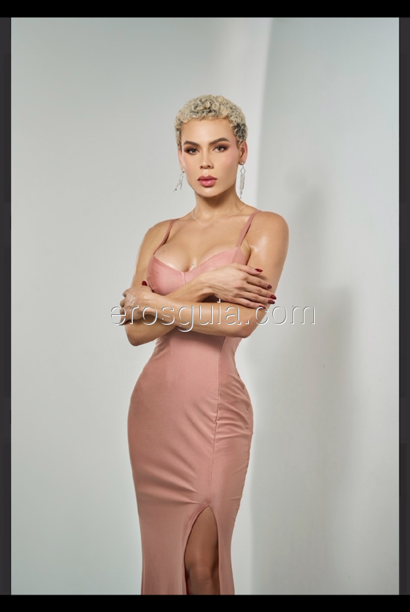 Valeria , trans escort