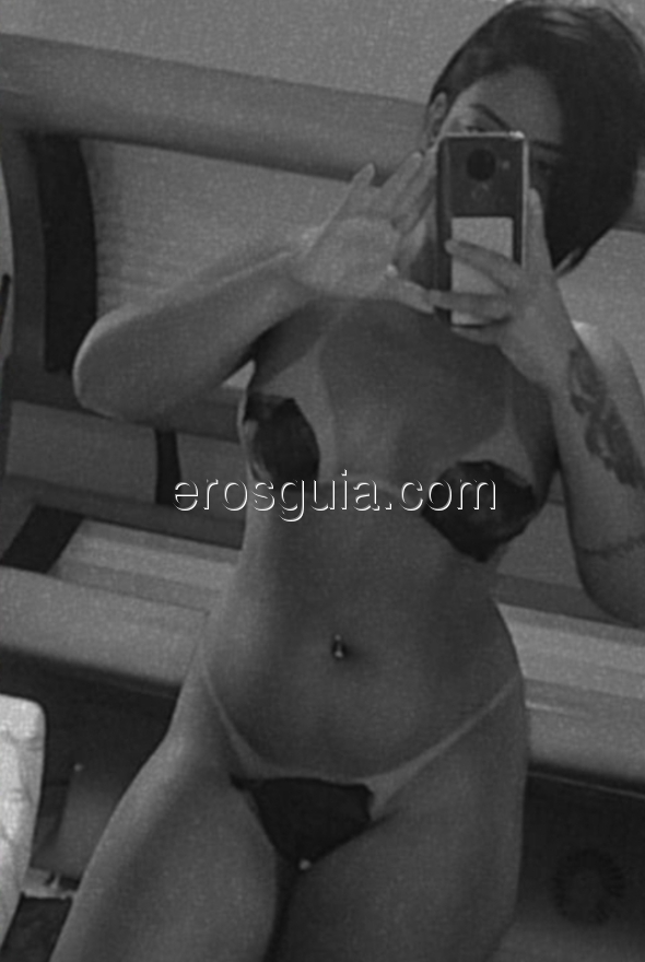 Paola, Brasileña