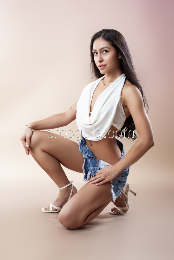 Paris, Barcelona escort Colombian