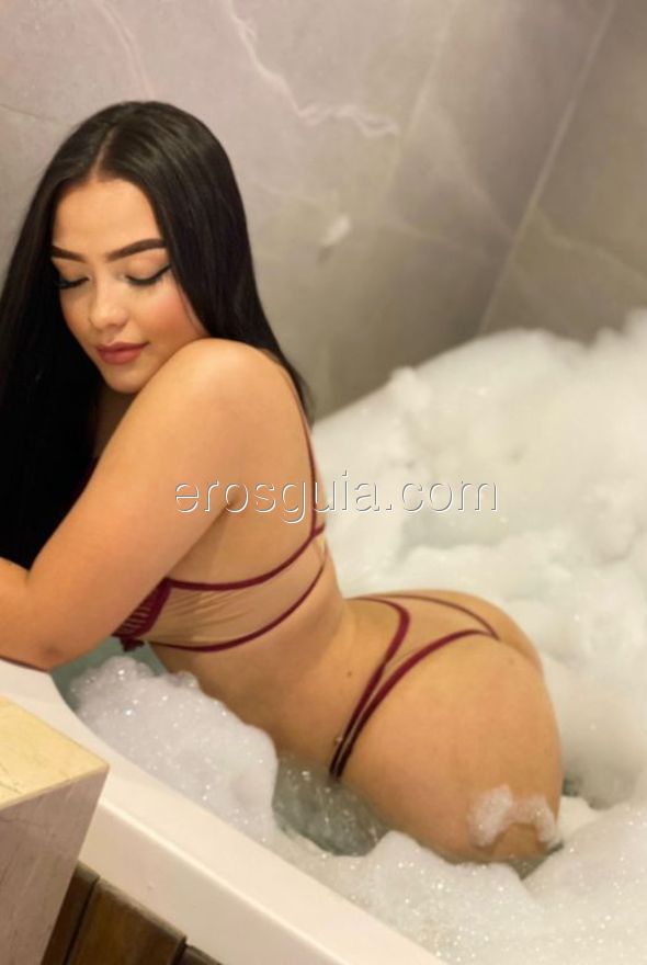 Nicol, escort in barcelona Colombian
