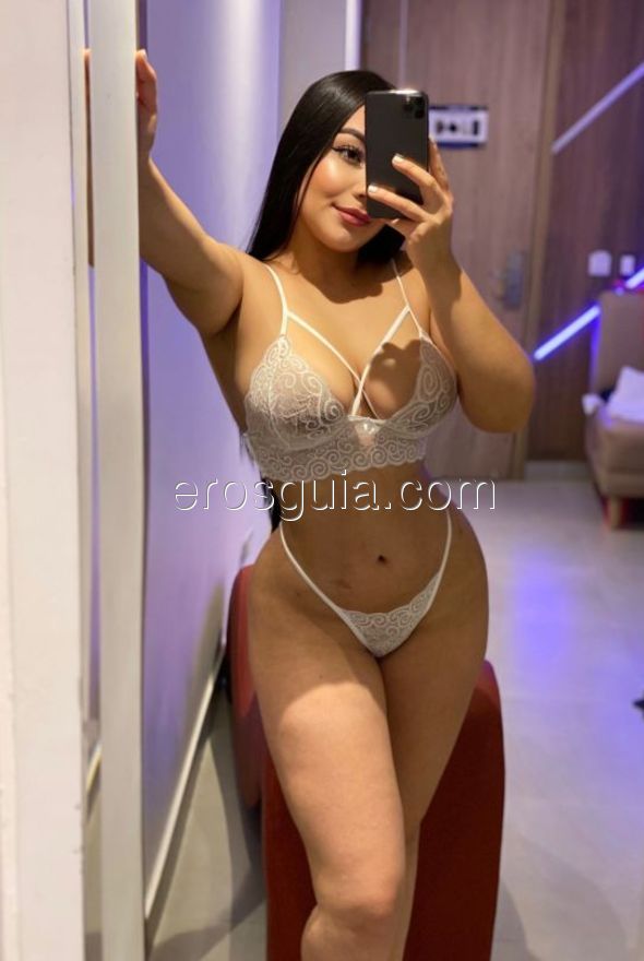Nicol, escort in barcelona Colombian