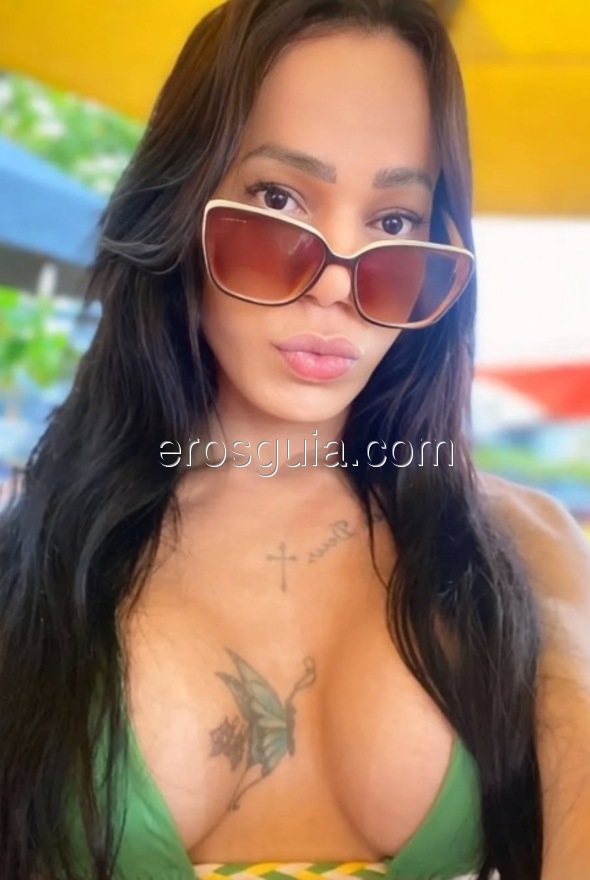 Fernanda , Brasileña