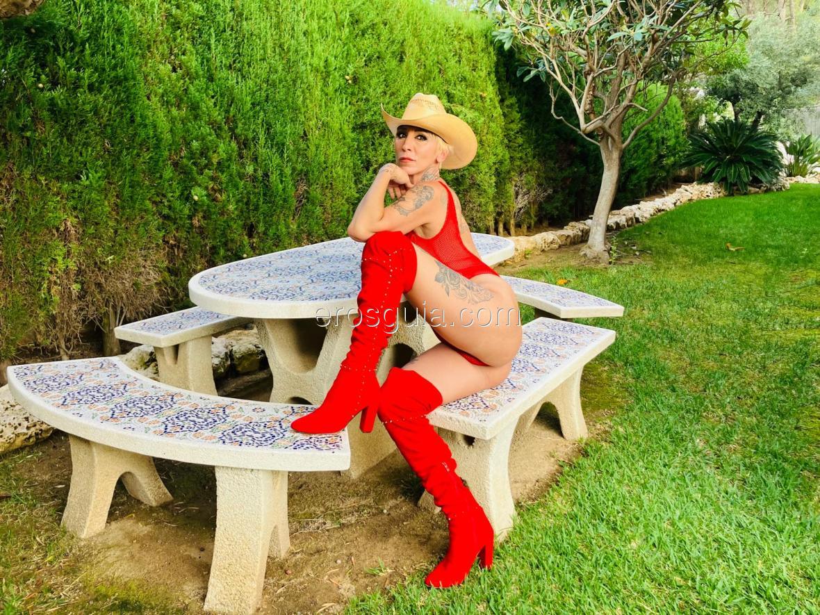 Esther, escort en barcelona Española