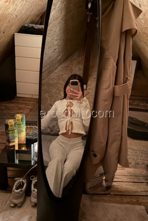 Nina, escort en barcelona