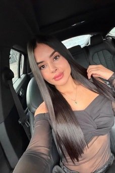 Andrea Muñoz, Colombiana