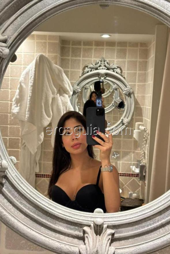 Larissa , Barcelona escort Brazilian