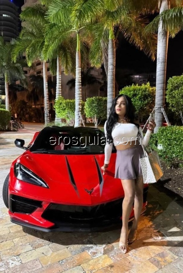 July Ramos , escort travesti Panameña