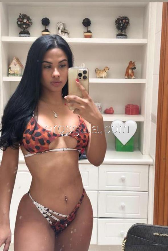 Hilary, escort girl à Marbella