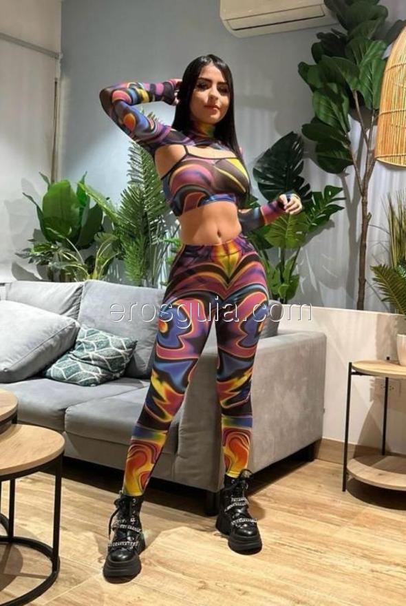 Valentina , Colombiana