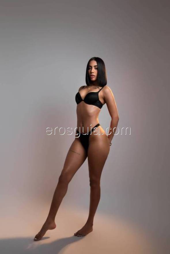 Paris , escort in barcelona Colombian