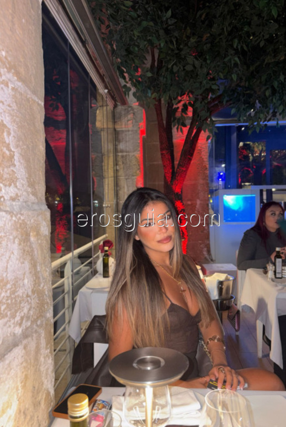 Lari, escort barcelona Brasileña