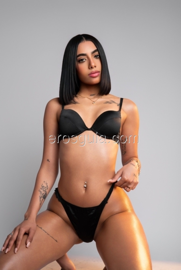 Mia, Colombian