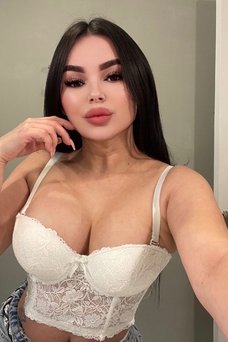 Laura, Colombiana
