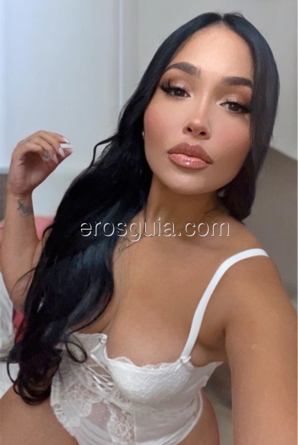 Mía , escort en barcelona