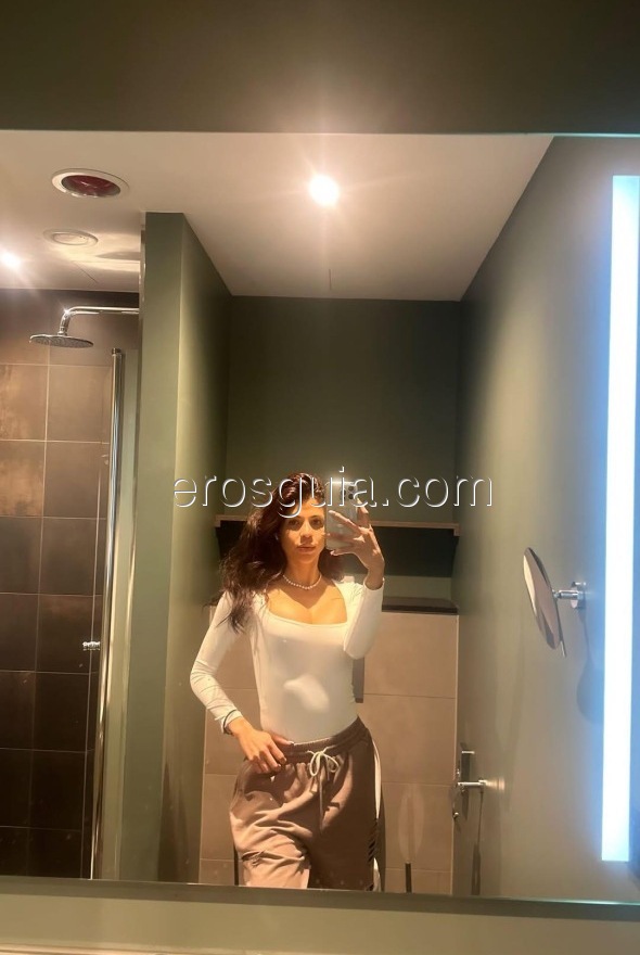 Aria , escort barcelona Colombiana